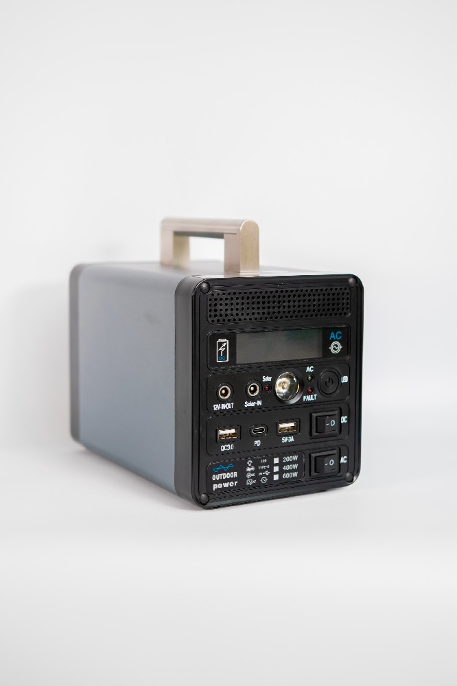 Bateria de almacenamiento .capacidad-14.6v,12ah,15wh .potencia nominal de salid de CA-200w